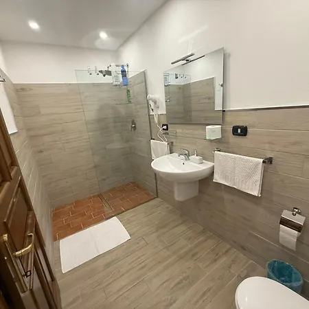 La Casa Del Tiglio 3* מודנה